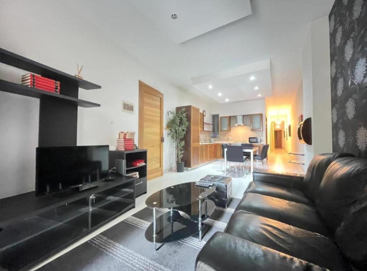 Bugibba Central Modern Apartment 세인트폴스베이 외부 사진
